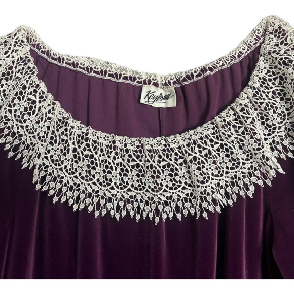 Vintage Keyloun Woman's Veleveteen Lace Collar Caftan OSFA - Picture 2 of 5